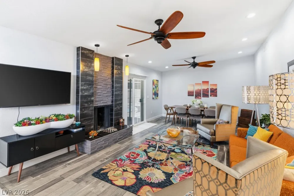 3327 Seminole Circle Las Vegas, NV 89169