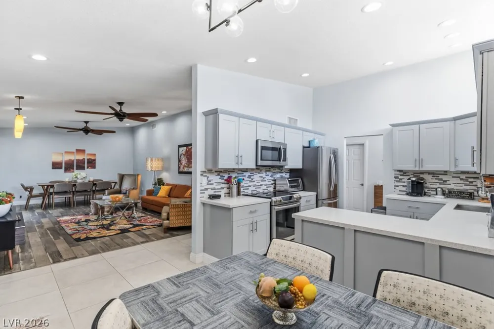 3327 Seminole Circle Las Vegas, NV 89169