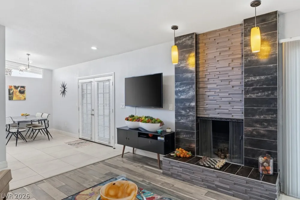 3327 Seminole Circle Las Vegas, NV 89169