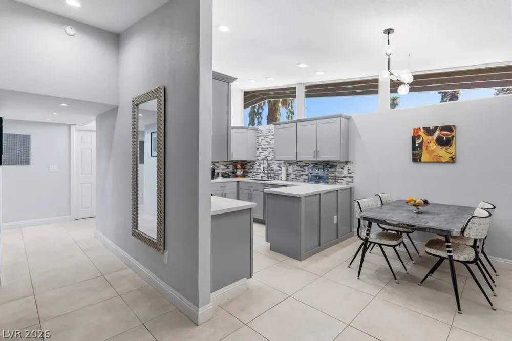 3327 Seminole Circle Las Vegas, NV 89169