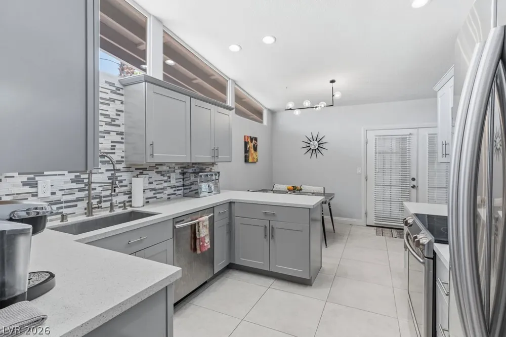 3327 Seminole Circle Las Vegas, NV 89169