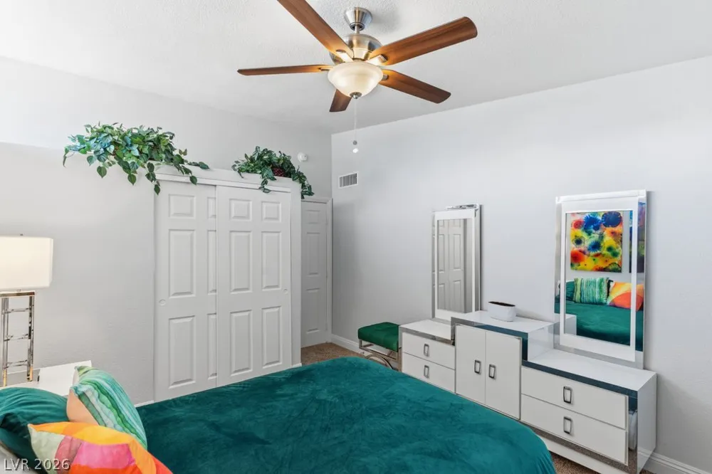 3327 Seminole Circle Las Vegas, NV 89169