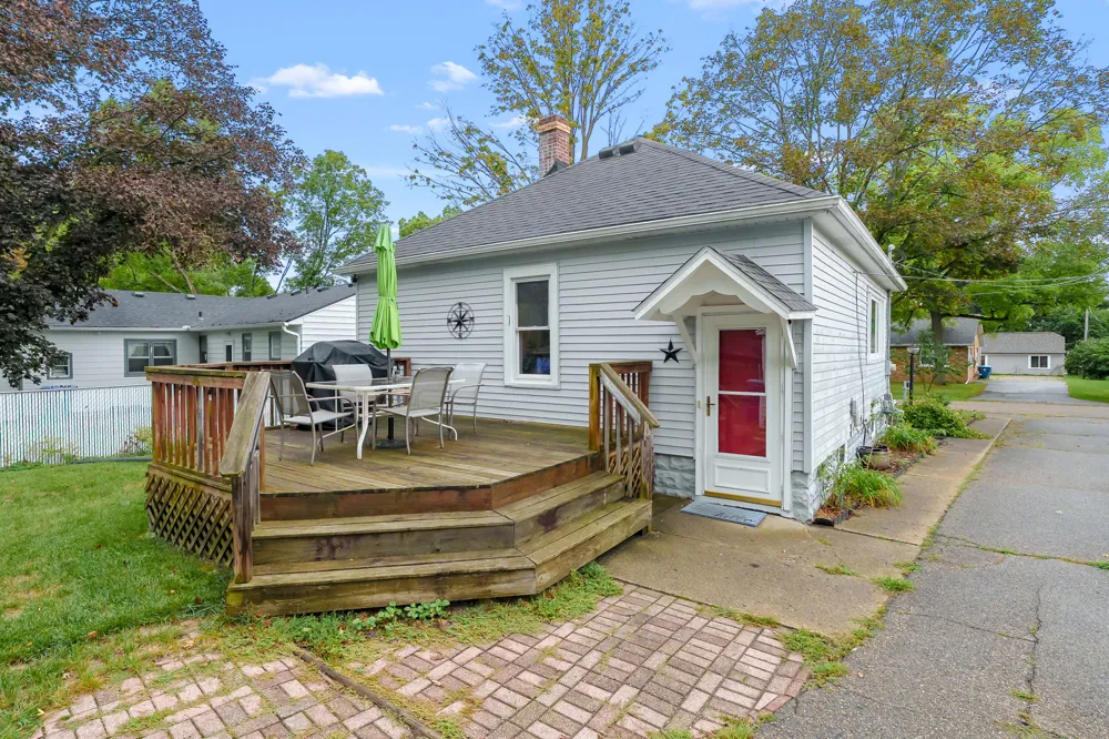 152 Albany Street Kalamazoo City, MI 49001