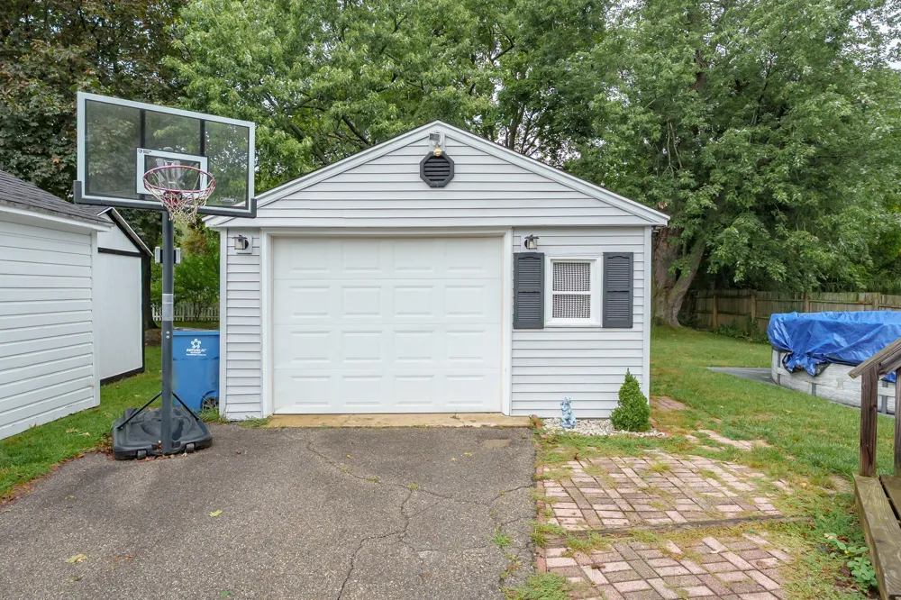 152 Albany Street Kalamazoo City, MI 49001