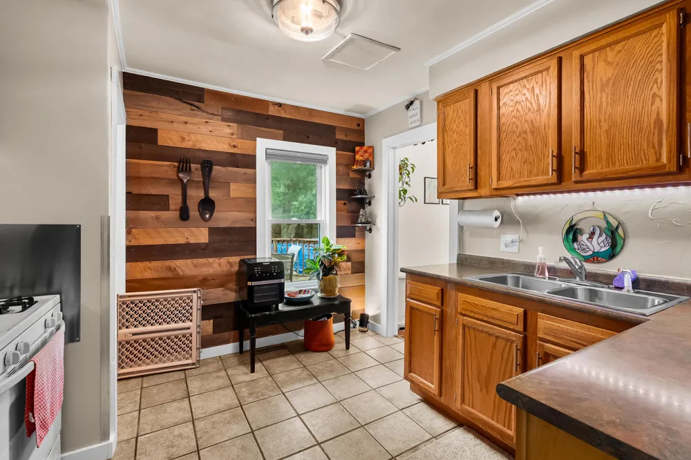 152 Albany Street Kalamazoo City, MI 49001