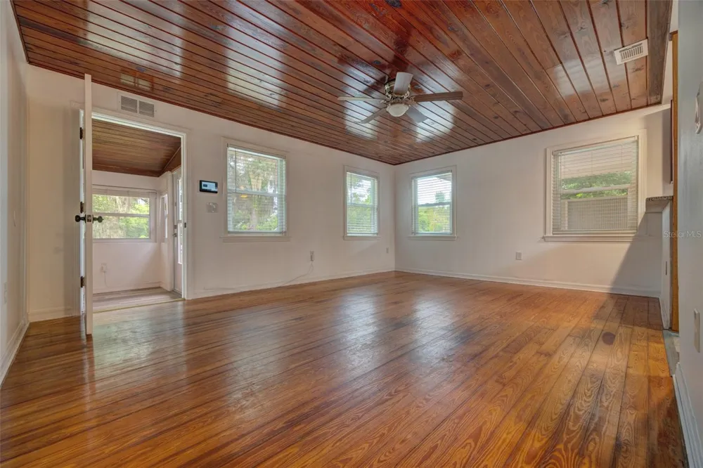 355 W WISCONSIN AVENUE Orange City, FL 32763