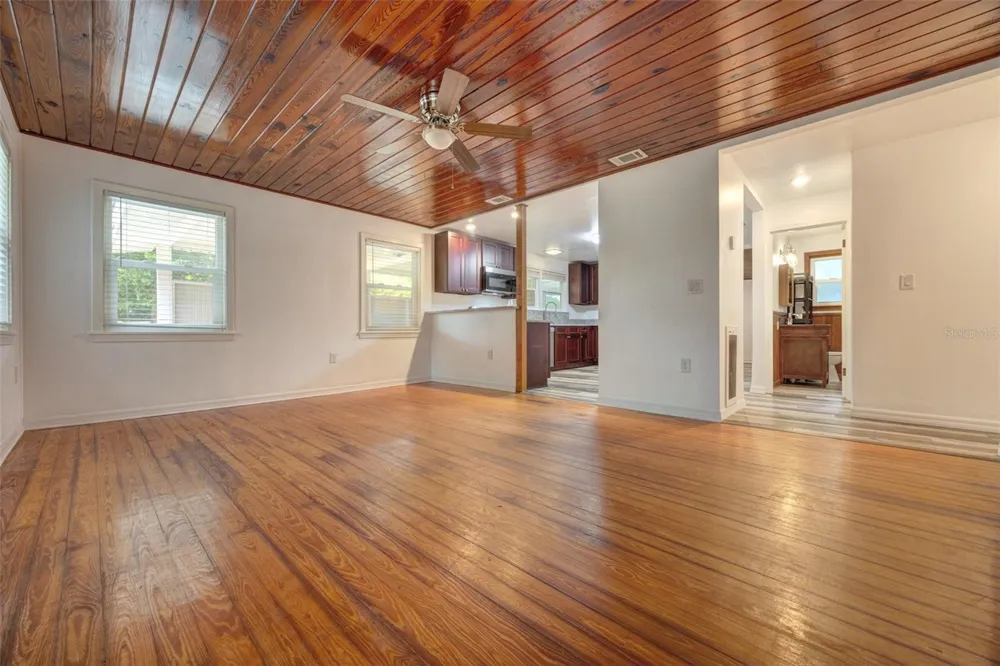 355 W WISCONSIN AVENUE Orange City, FL 32763