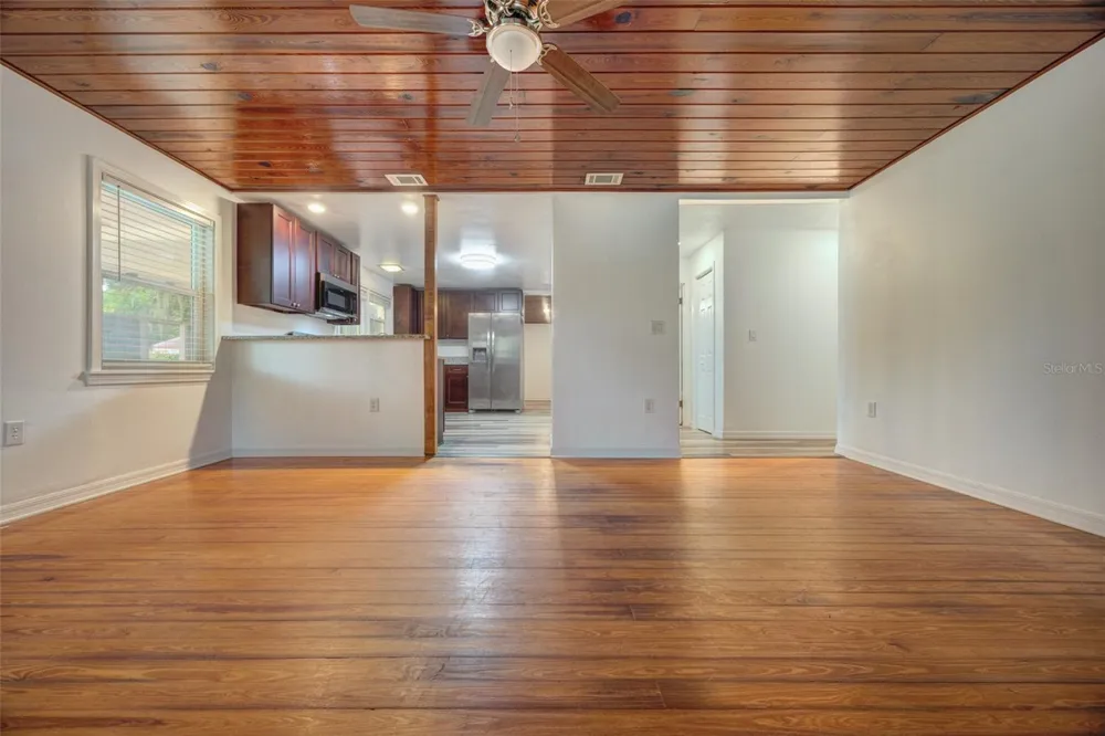 355 W WISCONSIN AVENUE Orange City, FL 32763