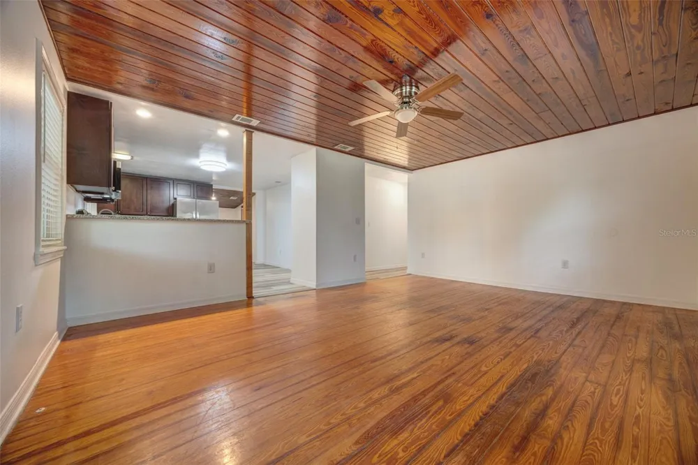 355 W WISCONSIN AVENUE Orange City, FL 32763