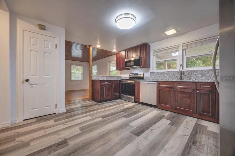 355 W WISCONSIN AVENUE Orange City, FL 32763