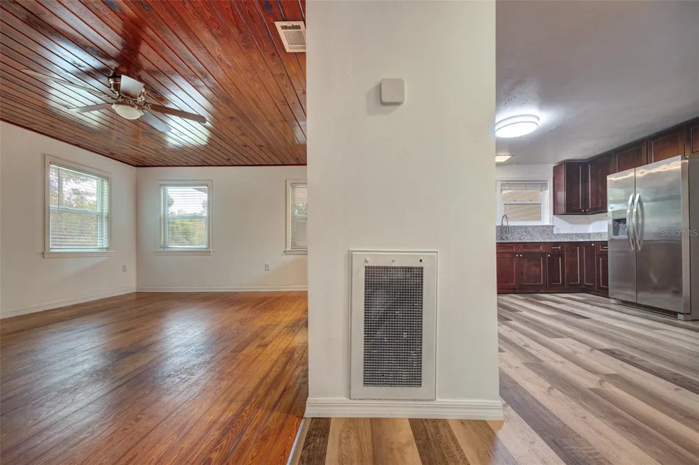 355 W WISCONSIN AVENUE Orange City, FL 32763