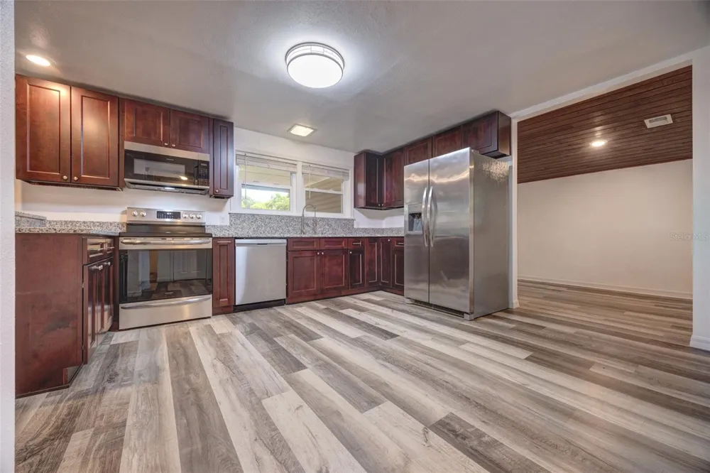 355 W WISCONSIN AVENUE Orange City, FL 32763