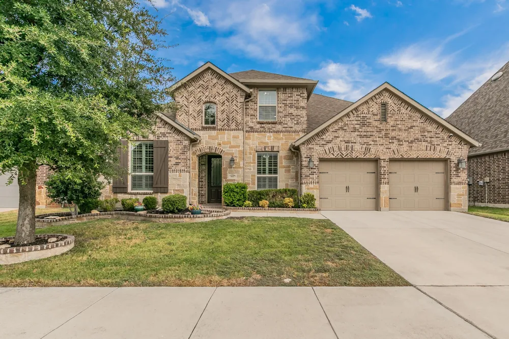 405 Marbrook Court Fort Worth, TX 76131