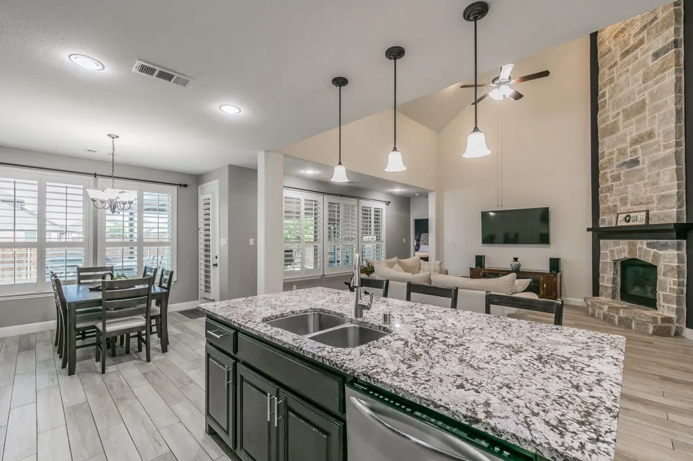405 Marbrook Court Fort Worth, TX 76131