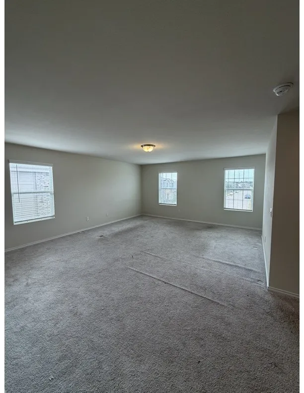 900 Shire Avenue Haslet, TX 76052