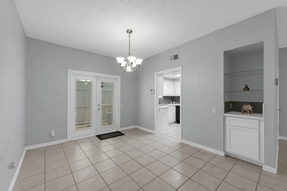 11710 Southlake Drive #6 Houston, TX 77077