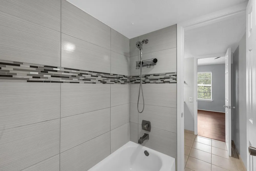11710 Southlake Drive #6 Houston, TX 77077