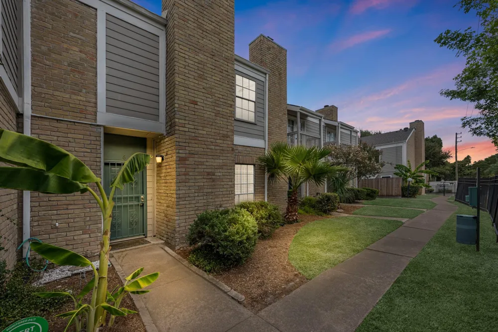 11710 Southlake Drive #6 Houston, TX 77077