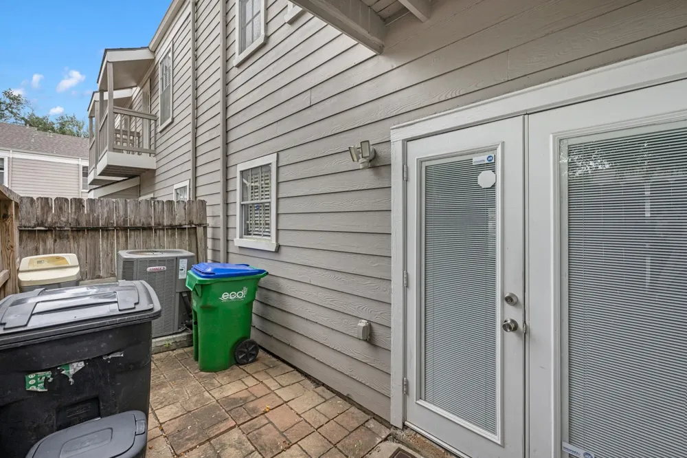 11710 Southlake Drive #6 Houston, TX 77077