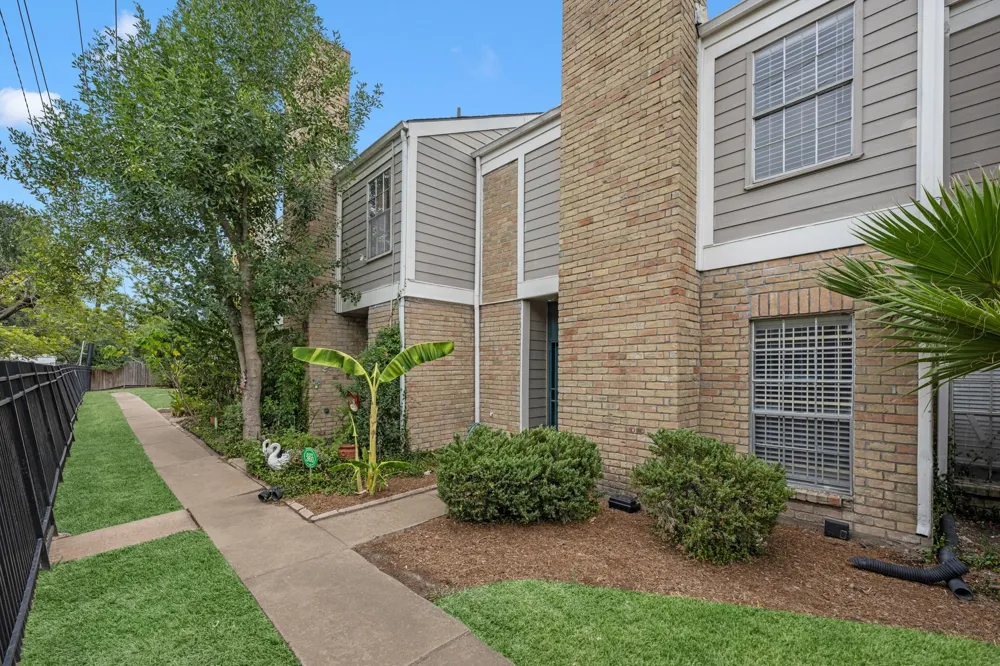 11710 Southlake Drive #6 Houston, TX 77077