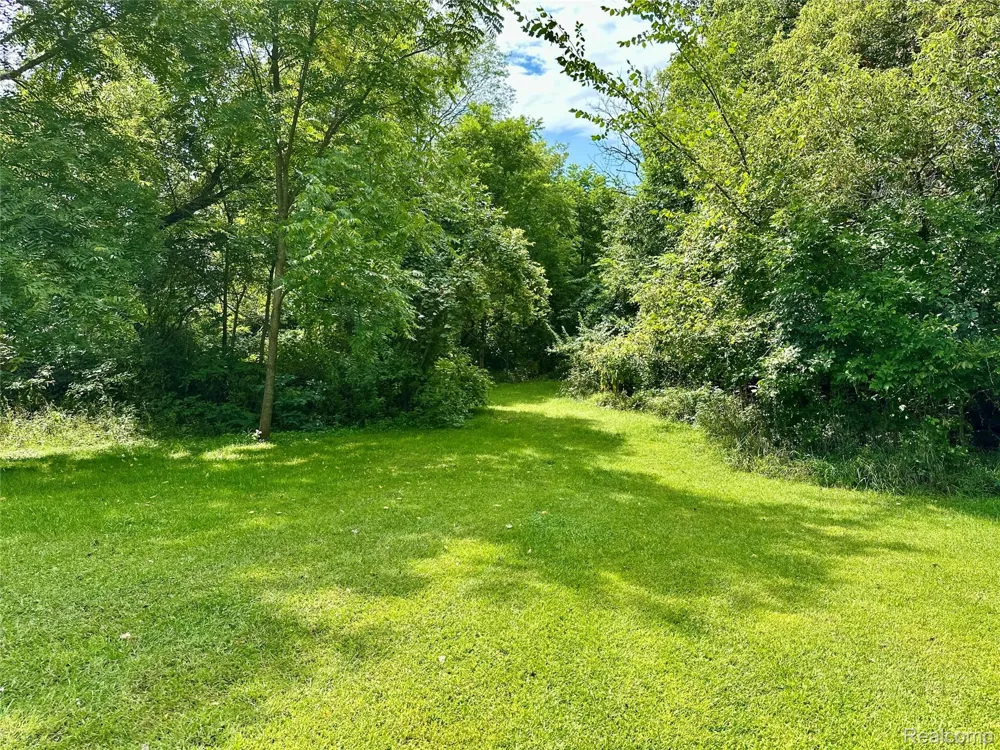 4520 Dutton Road Iosco Township, MI 48137