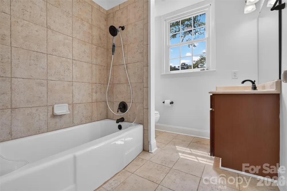 638 Carolina Avenue Gastonia, NC 28052