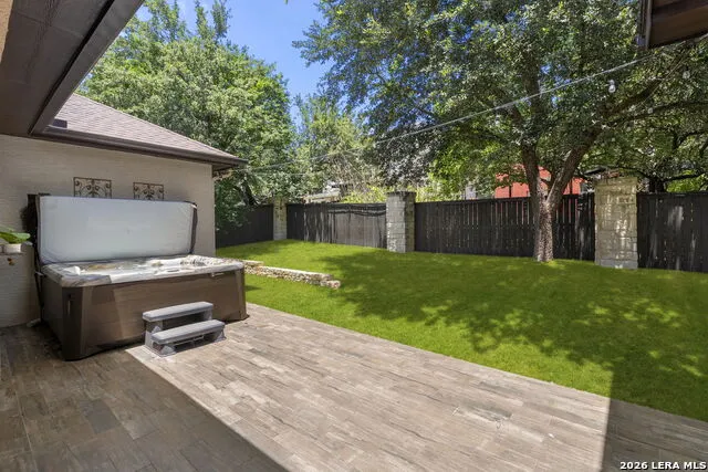 1911 Far Niente San Antonio, TX 78258