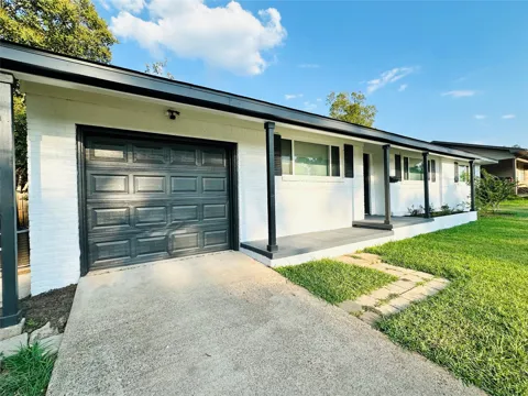 2116 Pinecrest Drive