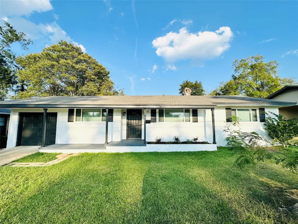 2116 Pinecrest Drive Tyler, TX 75701