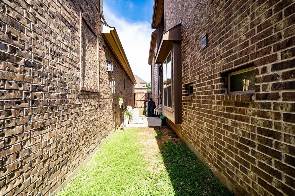 2459 Embleton Drive Lewisville, TX 75067