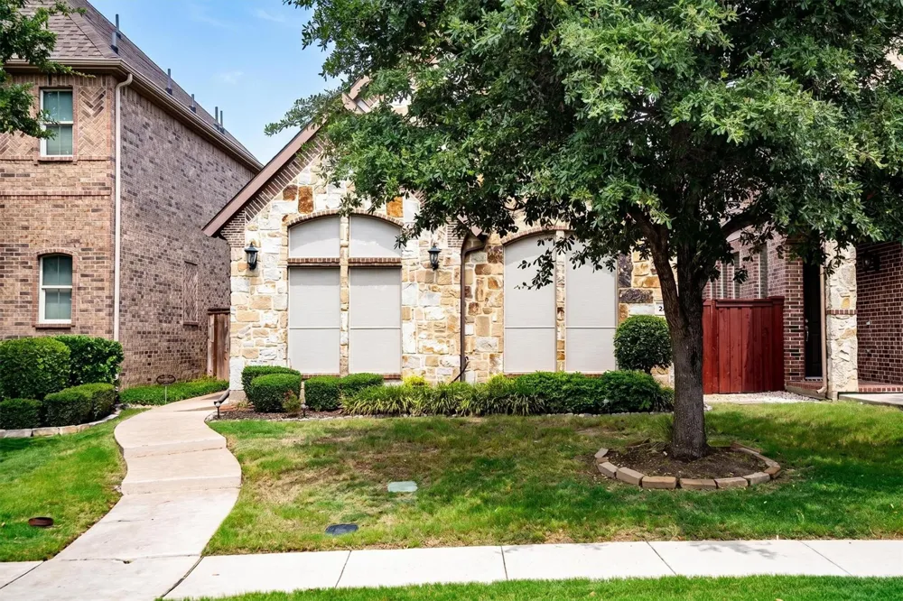 2459 Embleton Drive Lewisville, TX 75067