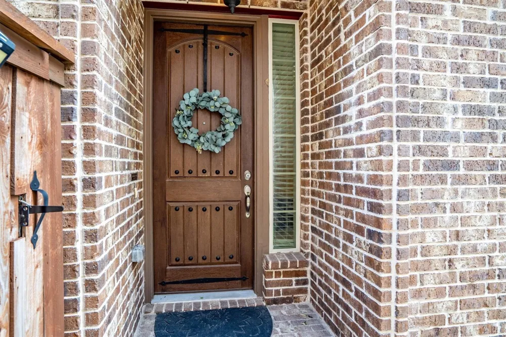 2459 Embleton Drive Lewisville, TX 75067