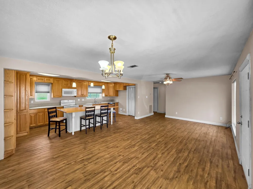 300 Fishermans Bend Dr Point Blank, TX 77364