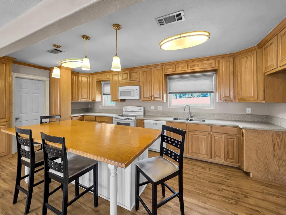 300 Fishermans Bend Dr Point Blank, TX 77364