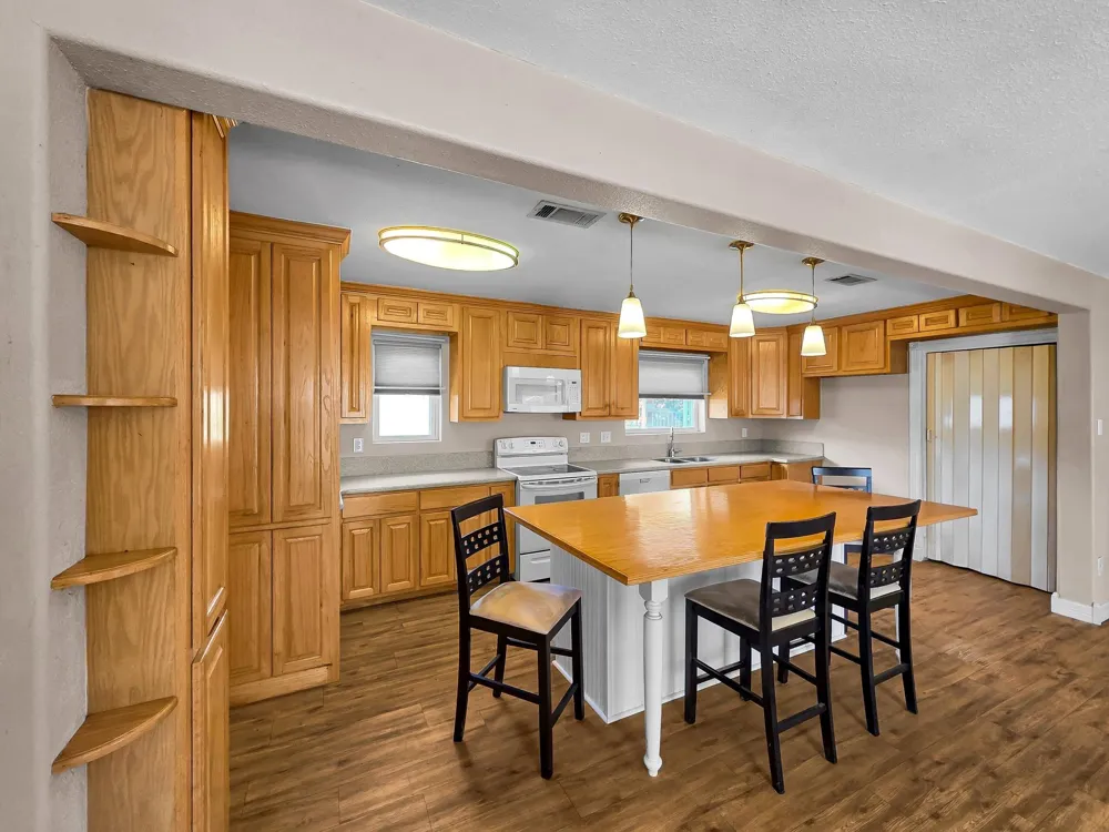 300 Fishermans Bend Dr Point Blank, TX 77364