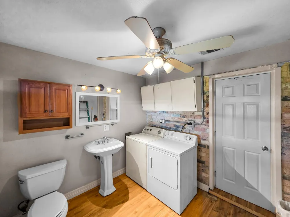 300 Fishermans Bend Dr Point Blank, TX 77364