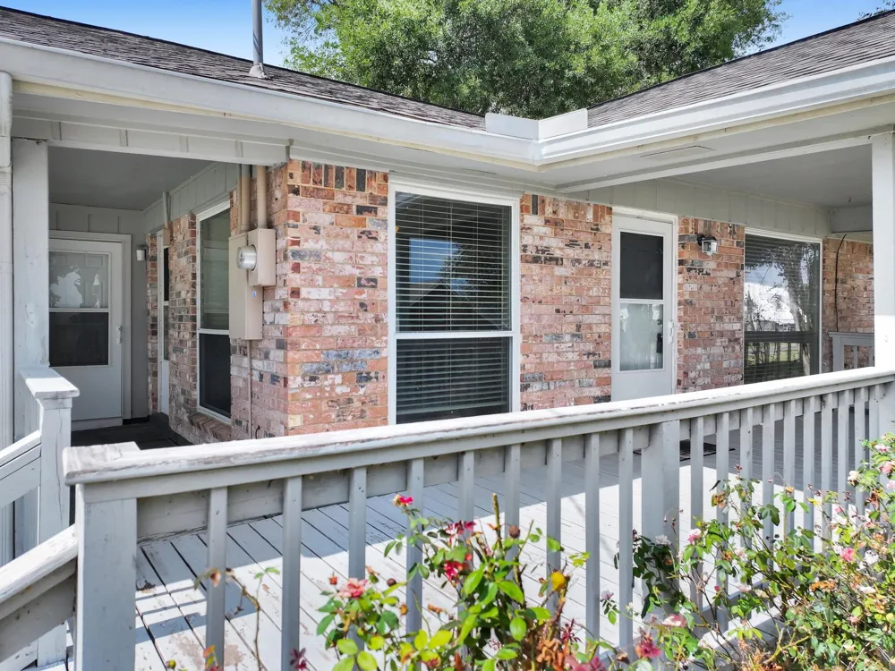 300 Fishermans Bend Dr Point Blank, TX 77364