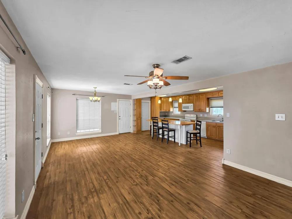 300 Fishermans Bend Dr Point Blank, TX 77364
