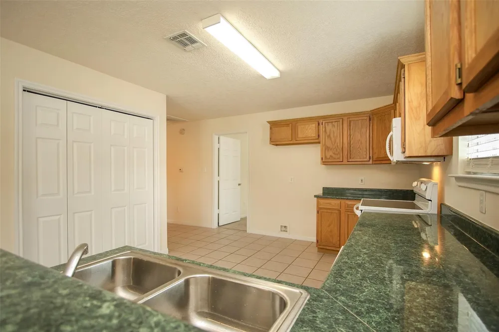 1210 Robert Street Baytown, TX 77521