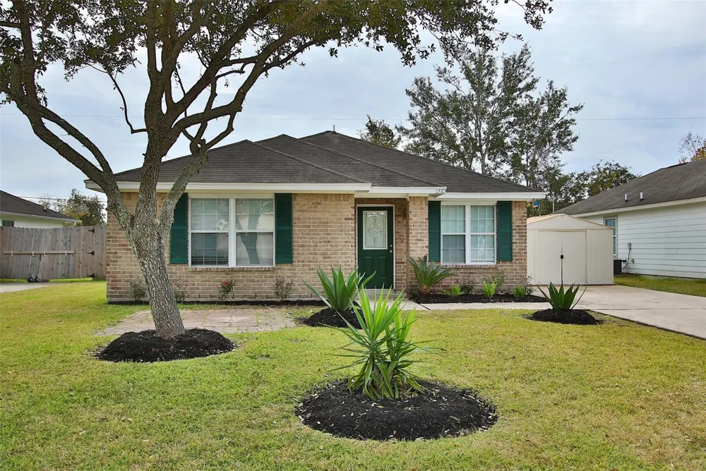 1210 Robert Street Baytown, TX 77521