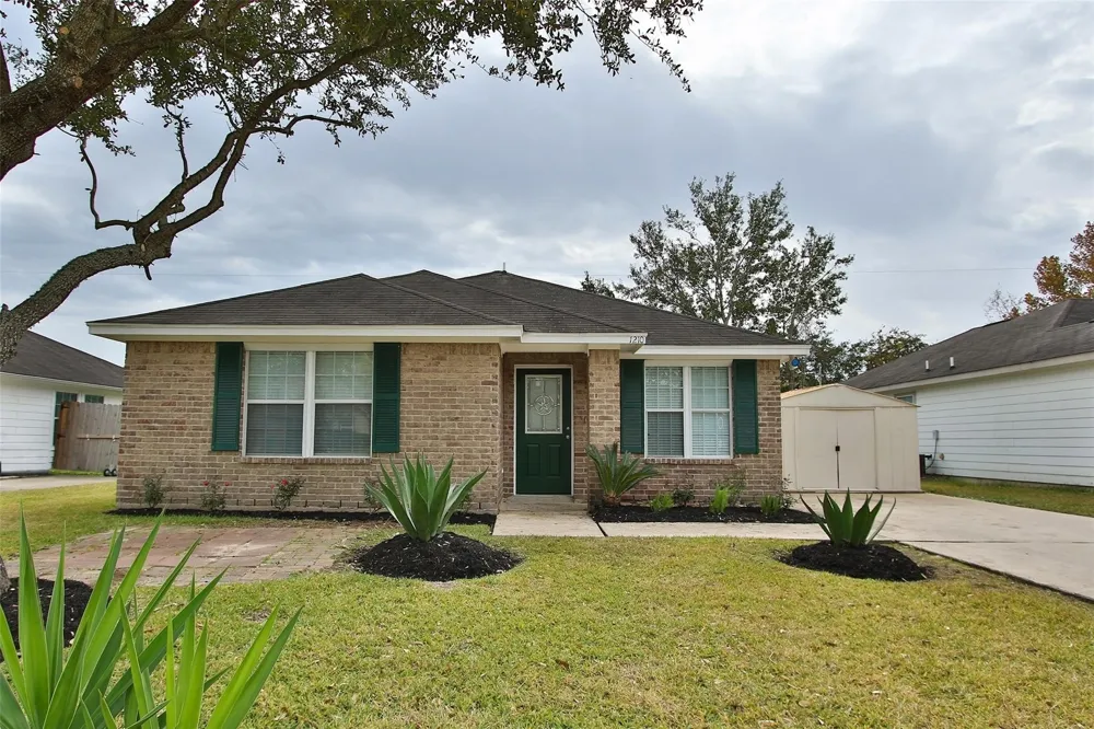 1210 Robert Street Baytown, TX 77521