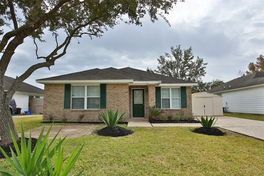 1210 Robert Street Baytown, TX 77521