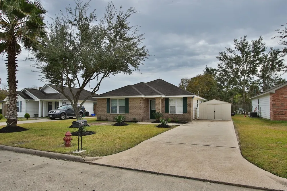 1210 Robert Street Baytown, TX 77521
