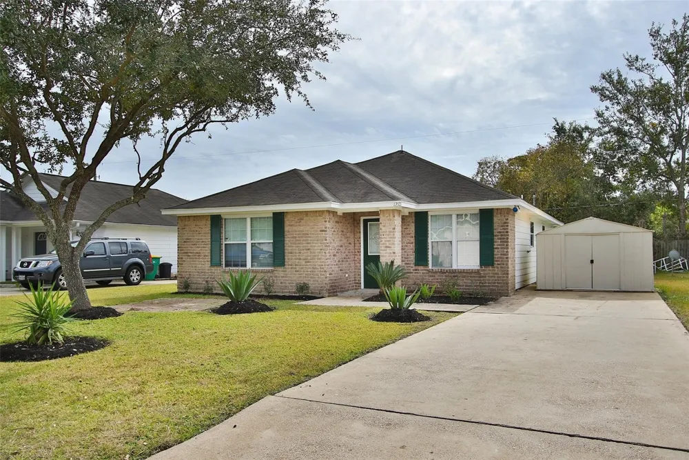 1210 Robert Street Baytown, TX 77521