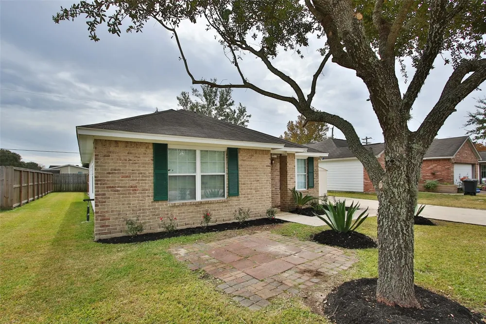 1210 Robert Street Baytown, TX 77521