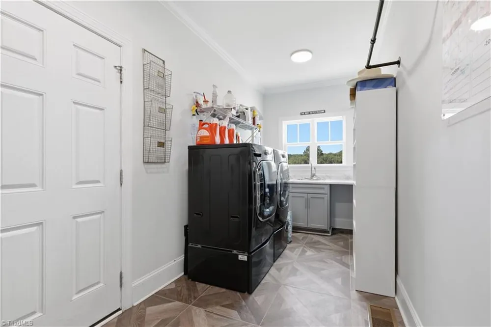 180 Eagle's Landing Lane Mocksville, NC 27028