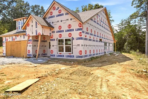 819 Greenhead Lane
