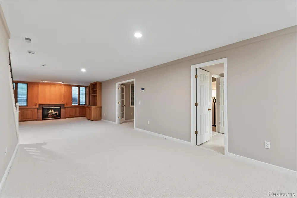 4082 Cranbrook Court Bloomfield Charter Township, MI 48301