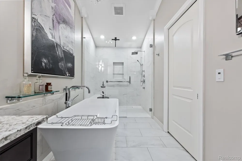 4082 Cranbrook Court Bloomfield Charter Township, MI 48301