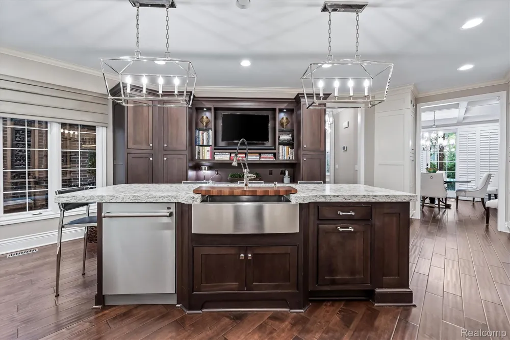 4082 Cranbrook Court Bloomfield Charter Township, MI 48301